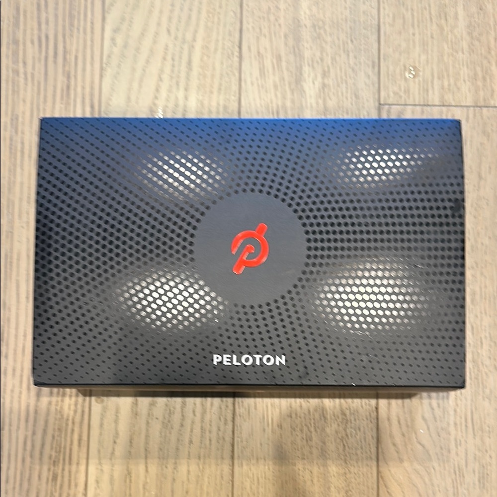 Brand New Size 9/39 Peloton Unisex Cycling Shoes with Box